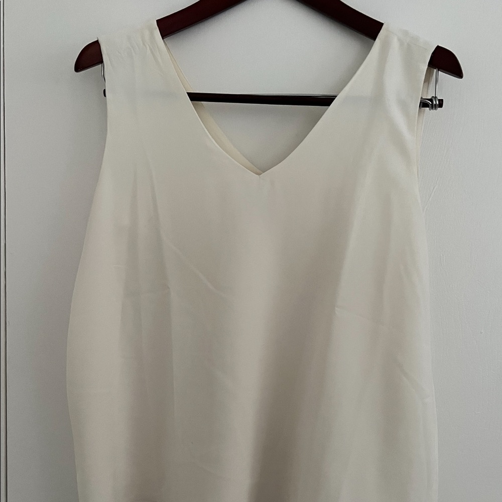 Ann Taylor Vneck Lined Sleevless Shell Blouse - image 3
